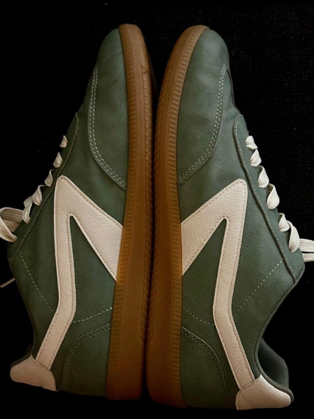 Dolce Vita Women's Green sneakers